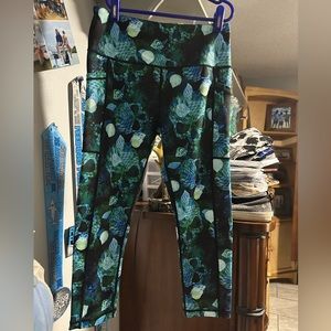 Constantly Varied Gear NWT Mermaid Skull Sea Green Capri leggings